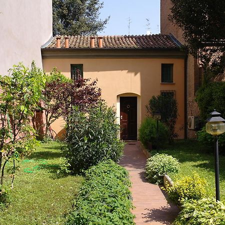Bed and Breakfast Il Giardino Fiorito Ferrara Zewnętrze zdjęcie