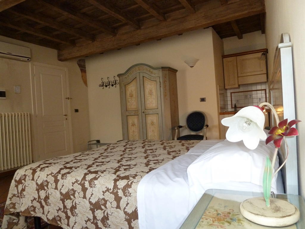 Bed and Breakfast Il Giardino Fiorito Ferrara Pokój zdjęcie